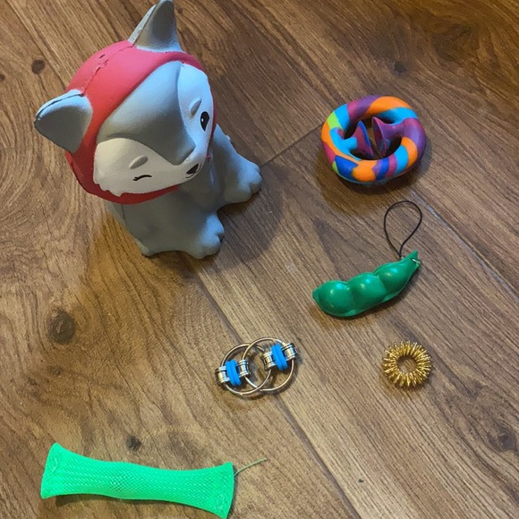 Fidgets - Picture 7 of 7